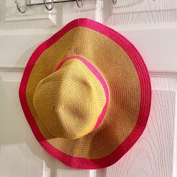 Hot pink straw sun beach hat - never worn! - Picture 2 of 5